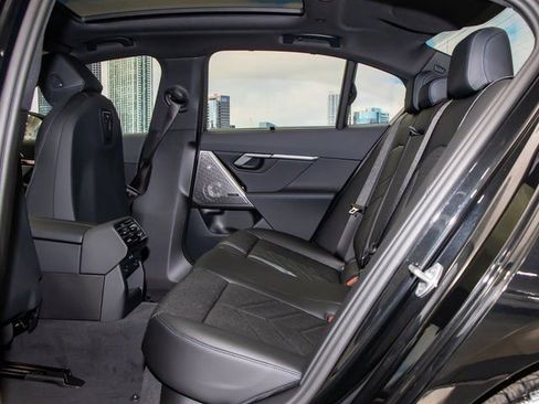 Used 2026 BMW 550e xDrive w/ Premium Package image 22