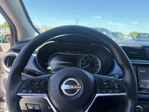 Used 2025 Nissan Versa SV FWD image 25