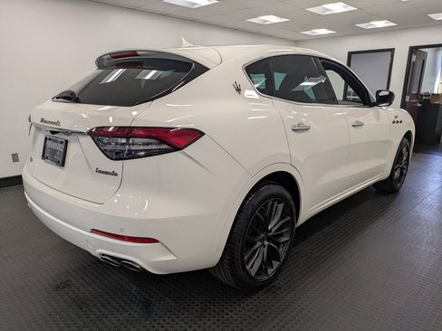 Used 2024 Maserati Levante GT Ultima image 4