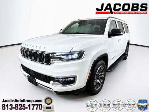 Used 2023 Jeep Wagoneer L Series II AWD/4WD image 1