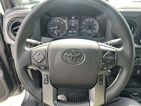 Used 2021 Toyota Tacoma TRD Off-Road w/ Technology Package image 32