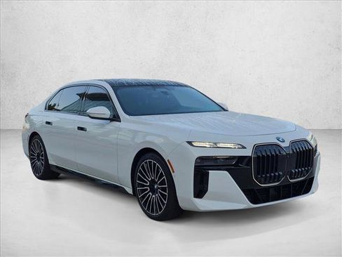 Used 2026 BMW 760i xDrive w/ Executive Package AWD/4WD image 6