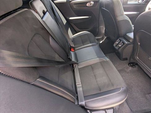 Used 2022 Volvo XC40 T5 R-Design w/ Advanced Package AWD/4WD image 21