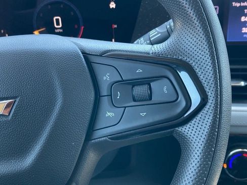 Used 2025 Chevrolet TrailBlazer LT FWD image 16