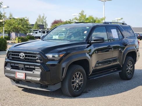 Used 2025 Toyota 4Runner SR5 AWD/4WD image 33