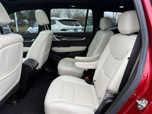 Used 2025 Cadillac XT6 Sport w/ LPO, Floor Liner Package image 9