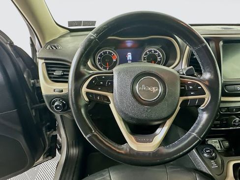 Used 2018 Jeep Cherokee Limited AWD/4WD image 11
