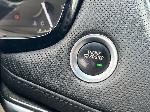 Used 2018 Cadillac XT5 FWD image 33