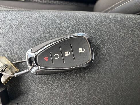 Used 2025 Chevrolet Trax LT image 22