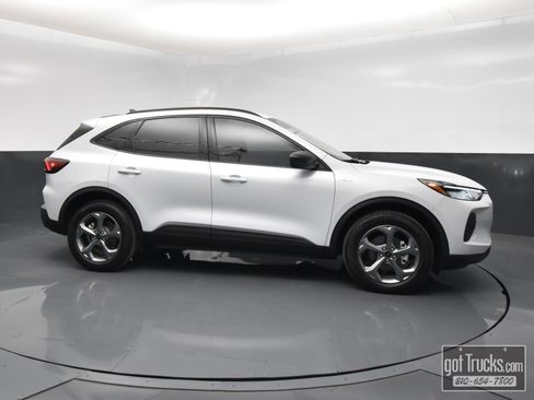 Used 2025 Ford Escape ST-Line AWD/4WD image 48