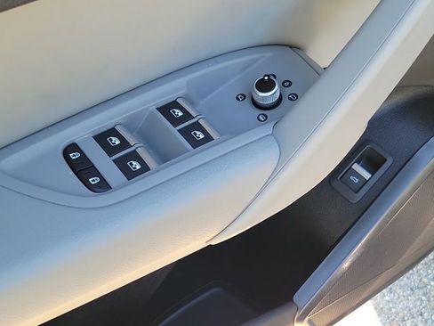 Certified 2022 Audi Q5 2.0T Premium w/ Convenience Package image 18