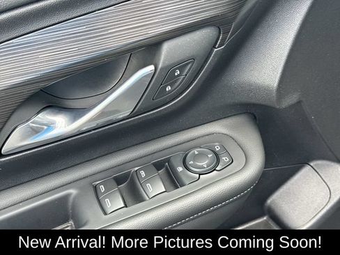 Used 2024 GMC Terrain SLE w/ Driver Convenience Package AWD/4WD image 22