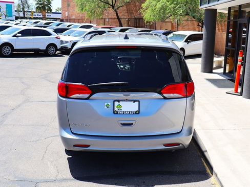 Used 2021 Chrysler Voyager Lxi FWD image 9