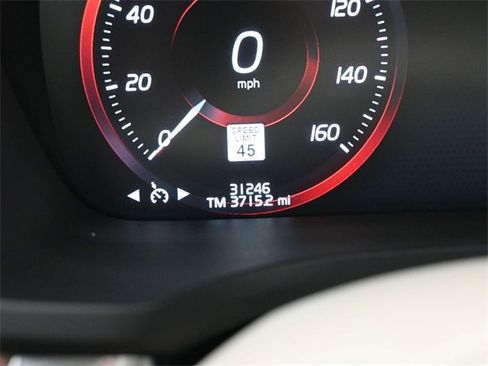 Used 2022 Volvo S60 B5 Momentum w/ Premium Package image 27