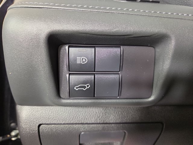 Used 2022 Toyota Highlander XLE AWD/4WD image 30
