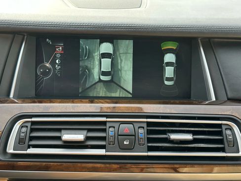 Used 2014 BMW 750Li w/ Executive Package image 58