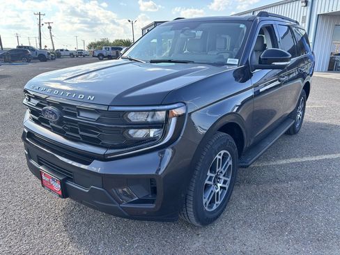 New 2025 Ford Expedition Active image 3