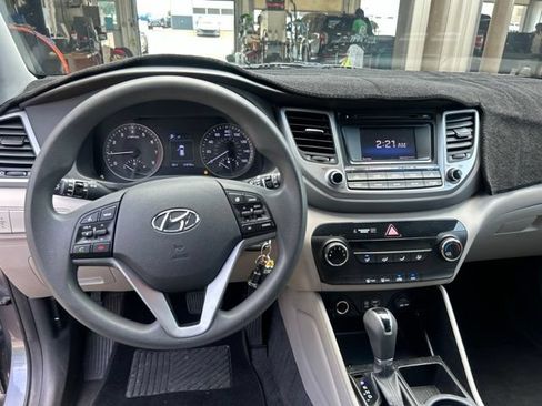 Used 2016 Hyundai Tucson SE w/ Option Group 02 FWD image 11