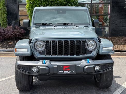 Used 2024 Jeep Wrangler Unlimited w/ Convenience Group AWD/4WD image 4