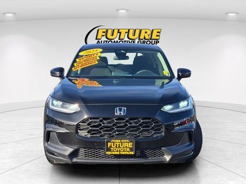 Used 2025 Honda HR-V LX image 2