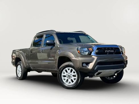 Used 2012 Toyota Tacoma 4x4 Double Cab w/ SR5 Pkg image 17