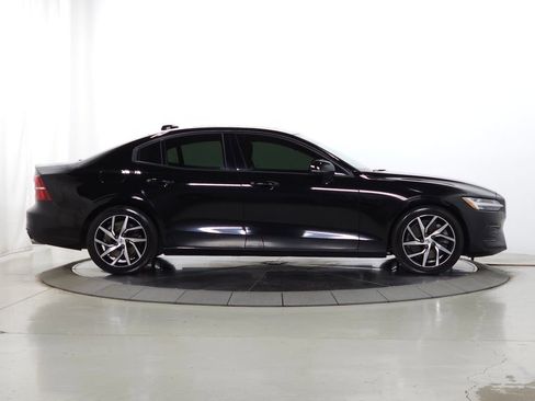 Used 2019 Volvo S60 T6 Momentum w/ Premium Package AWD/4WD image 10