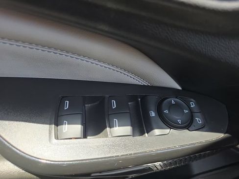 Used 2025 Chevrolet Trax LT w/ LT Convenience Package FWD image 29