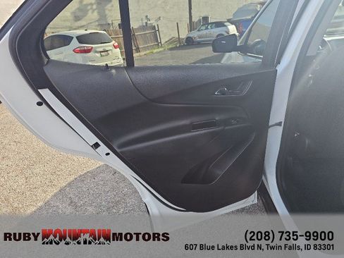 Used 2021 Chevrolet Equinox LT image 24