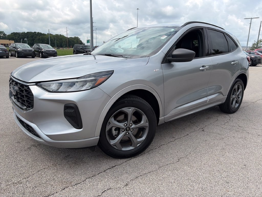 Used 2024 Ford Escape ST-Line w/ Tech Pack #1 AWD/4WD image 3