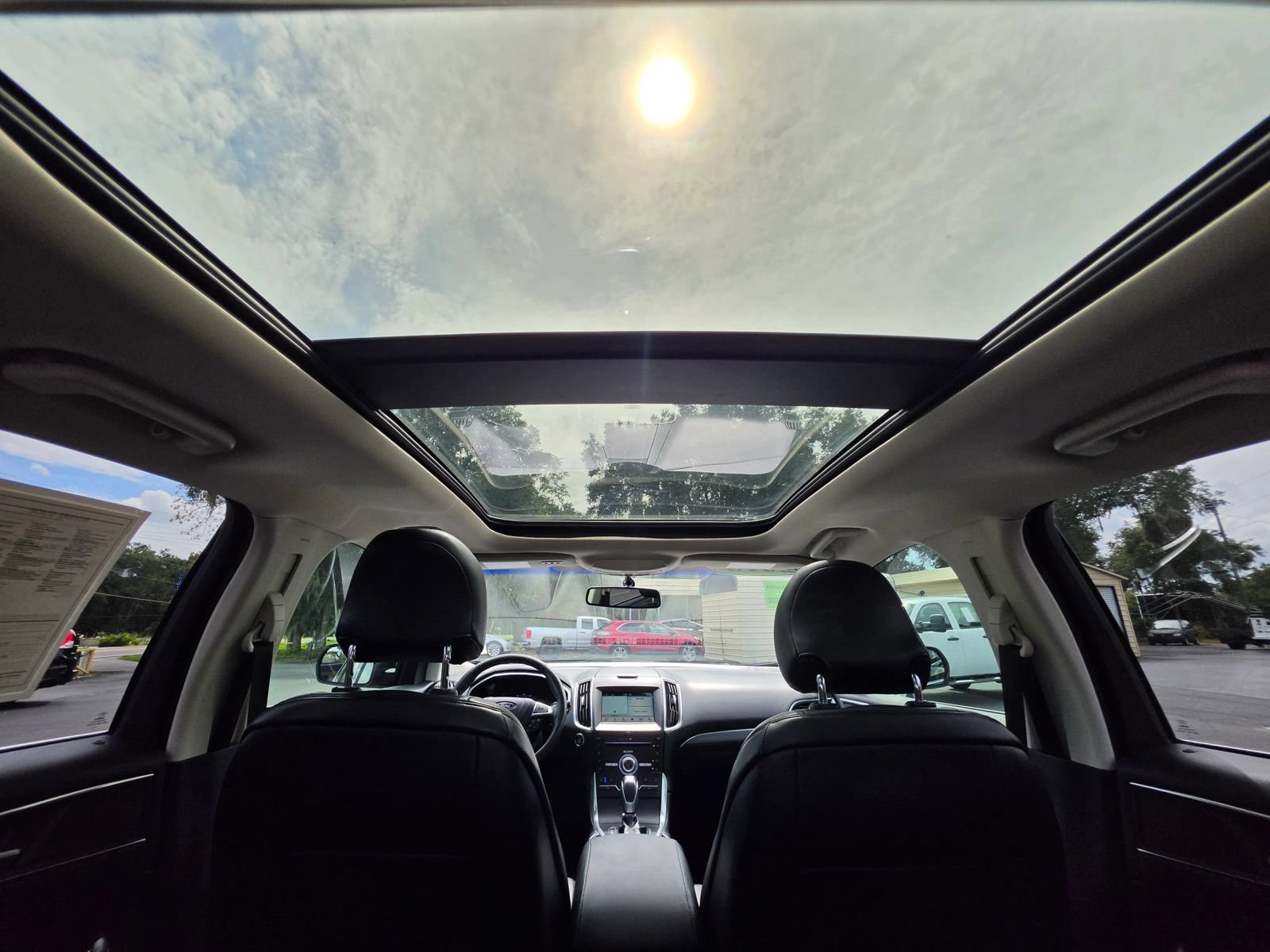 Used 2018 Ford Edge Titanium w/ Equipment Group 301A FWD image 18