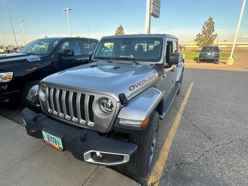 Used 2020 Jeep Gladiator Overland AWD/4WD image 3