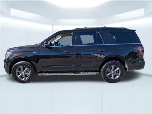 Used 2021 Ford Expedition XLT image 2