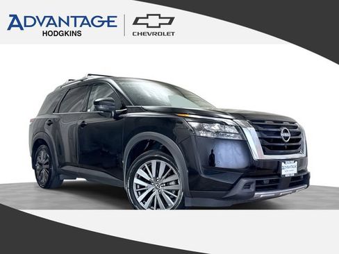 Used 2025 Nissan Pathfinder SL w/ SL Premium Package FWD image 1