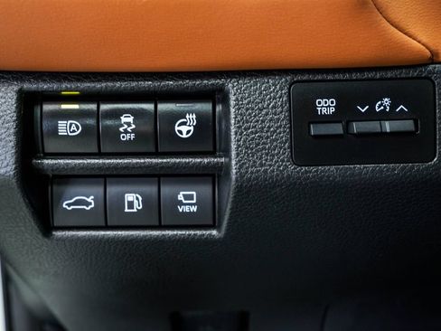 Used 2019 Toyota Avalon Limited w/ Advanced Safety Package FWD image 39