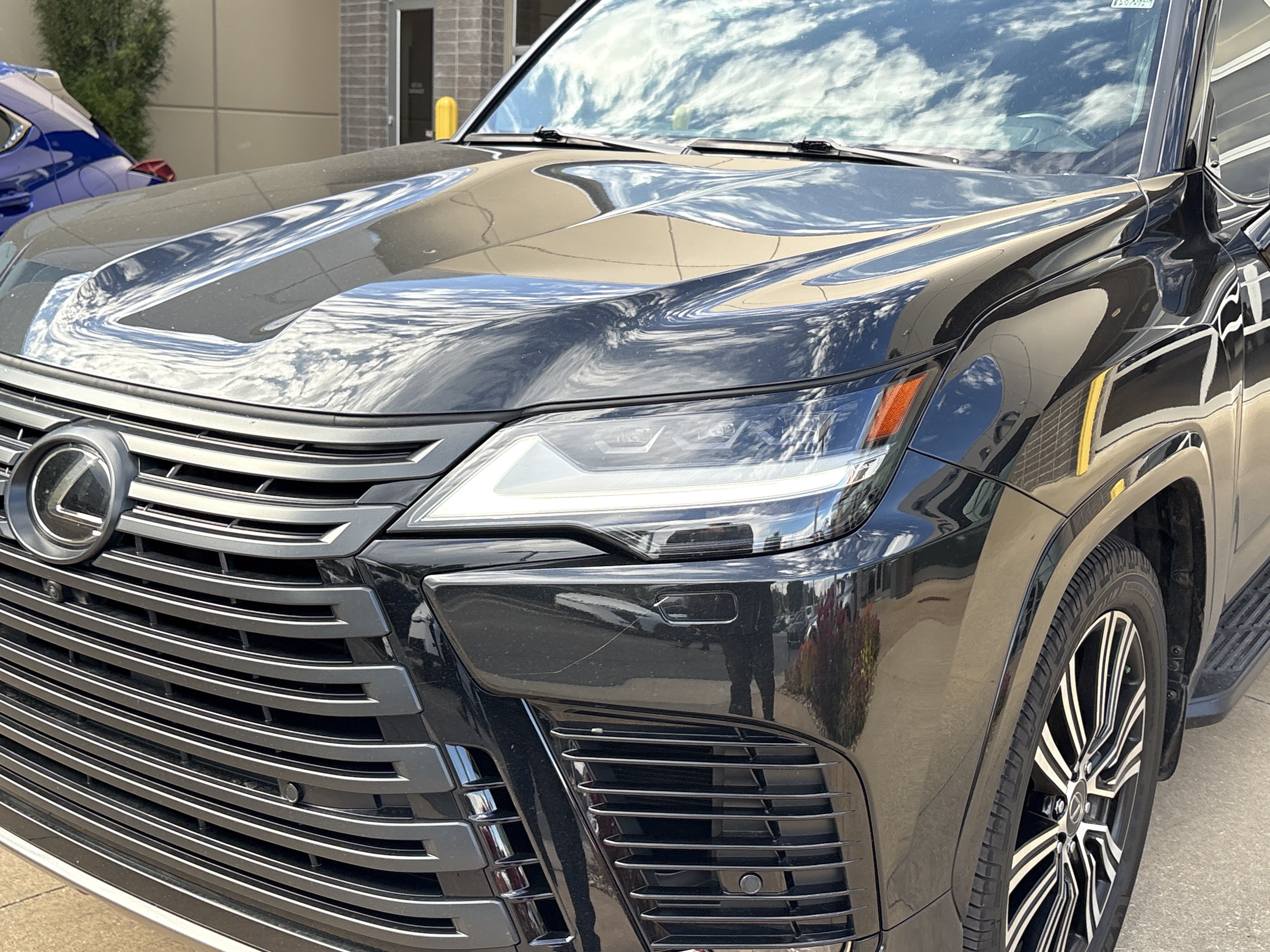 Used 2024 Lexus LX 600 4WD w/ Appearance Package image 6