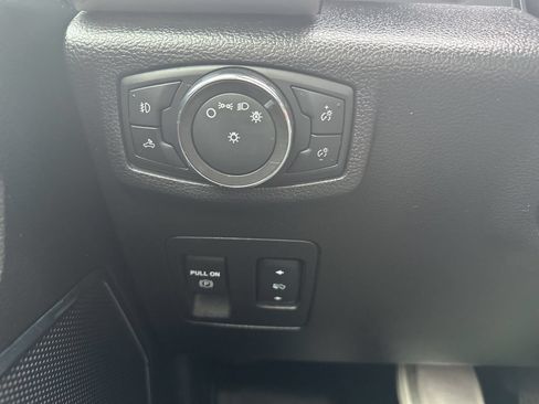 Used 2018 Ford F150 Platinum w/ Equipment Group 701A Luxury AWD/4WD image 7