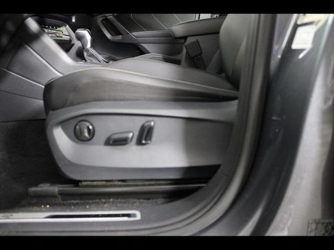 Used 2023 Volkswagen Tiguan SE R-Line AWD/4WD image 19