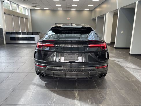 Used 2021 Lamborghini Urus image 9