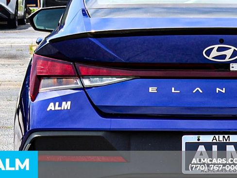 Used 2025 Hyundai Elantra Sport FWD image 13