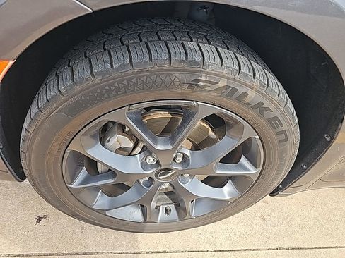 Used 2021 Chrysler Pacifica Limited w/ Uconnect Theater Family Group image 40