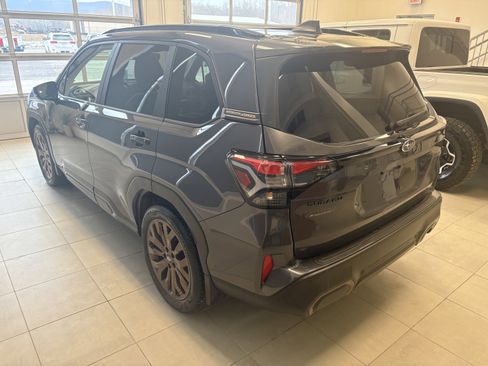 Used 2025 Subaru Forester Sport image 3