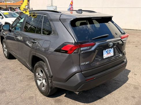 Used 2024 Toyota RAV4 XLE FWD image 5