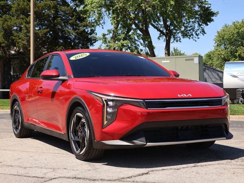 Used 2025 Kia K4 EX FWD image 1