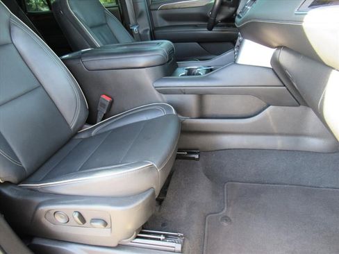 Used 2021 Chevrolet Tahoe Premier w/ Premium Package image 11