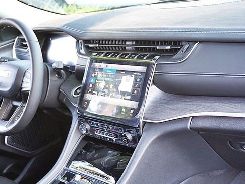 New 2023 Jeep Grand Cherokee L Limited w/ Luxury Tech Group II image 12