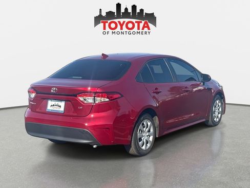 Used 2024 Toyota Corolla LE image 3