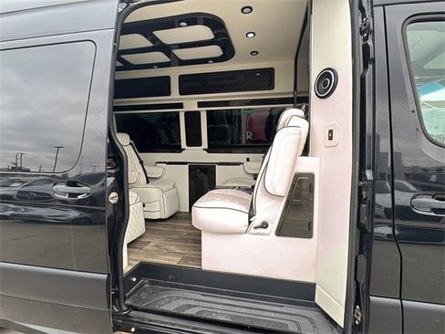 Used 2022 Mercedes-Benz Sprinter 3500 image 11