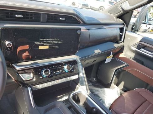 New 2026 GMC Sierra 3500 Denali Ultimate AWD/4WD image 28