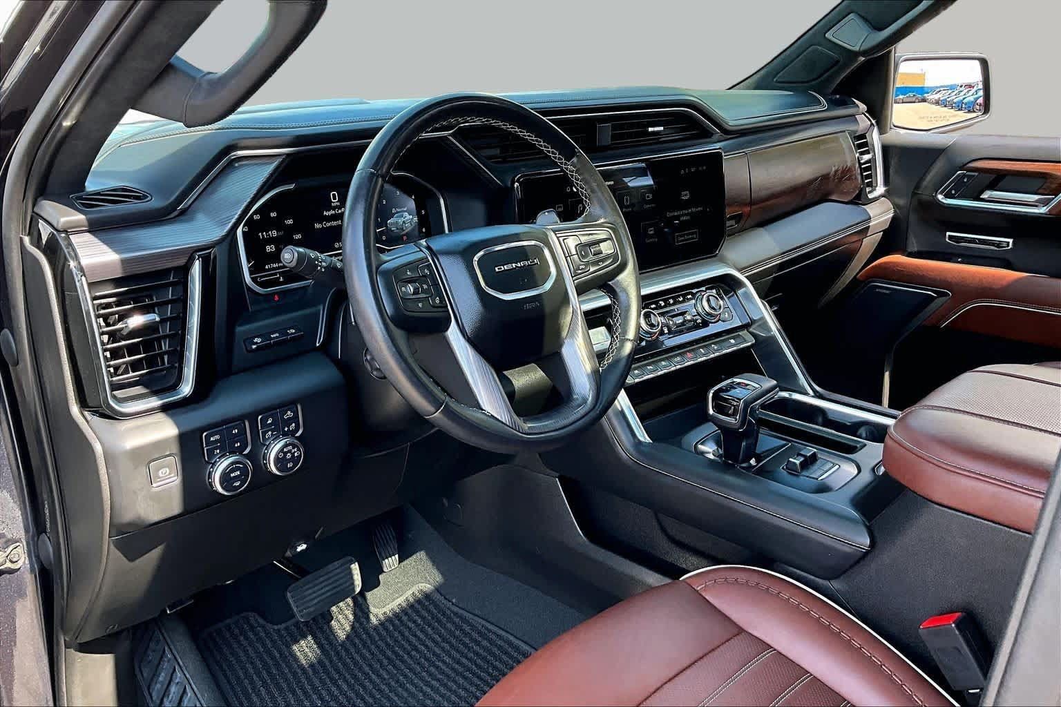 Used 2023 GMC Sierra 1500 Denali Ultimate AWD/4WD image 18