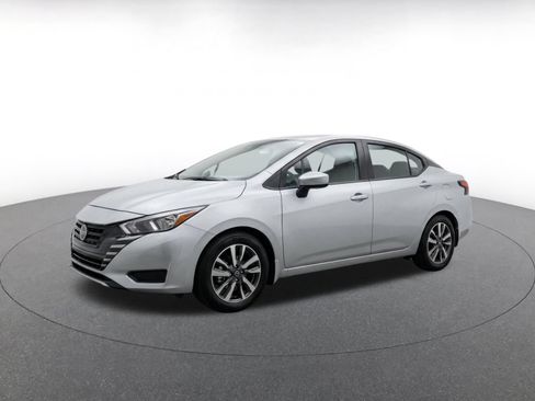 Used 2025 Nissan Versa SV FWD image 3